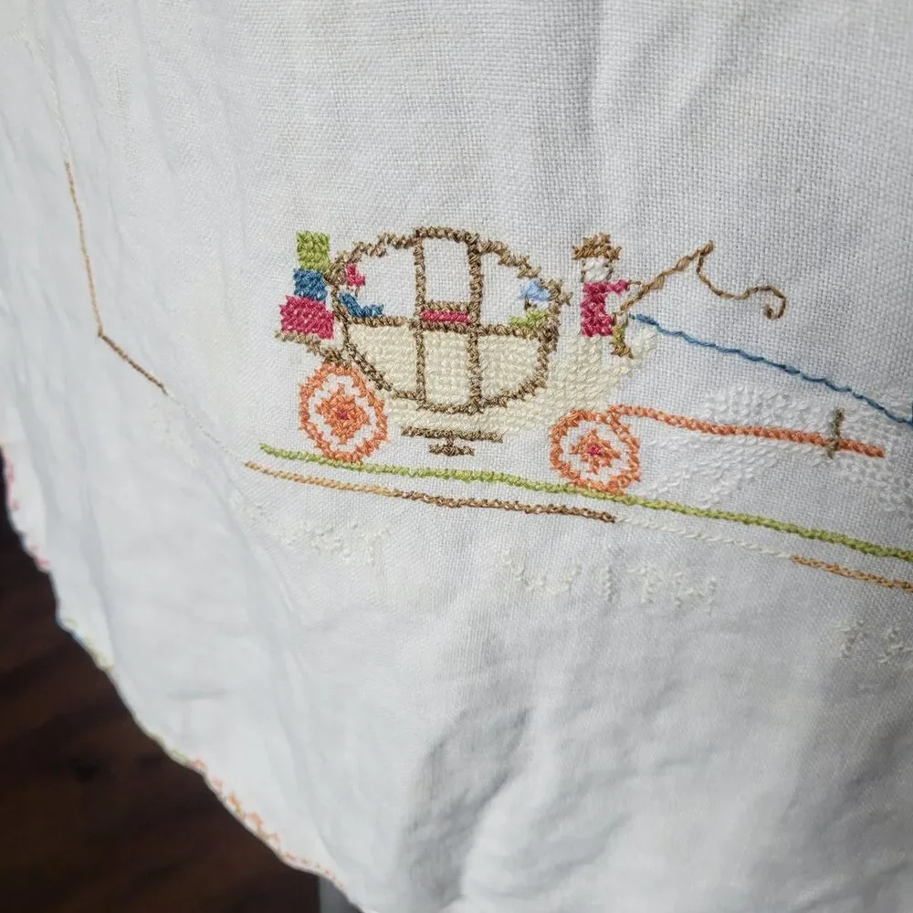 Vtg Table Linen Handmade Cross Stitch Embroidered Luncheon Cloth approx 28